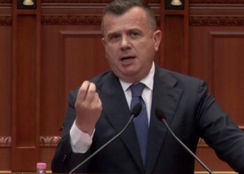 Replika e Ballës me Nokën: Si ka mundësi Flamur që sulmoni gjithnjë kryeprokurorët dhe ambasadorët amerikanë?