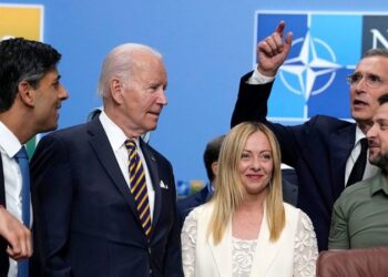 SONDAZHI\ Ja kë zgjedhin shqiptarët mes Biden, Trump, Putin, Erdogan, Melonit…