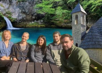 “Duam vetëm byrek dhe fërgesë”, çiftet nga Kili dhe Suedia punojnë vullnetarisht në Theth