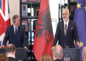 Rama: Godasim në rrënjë emigracionin e paligjshëm. Britania përfshihet në projektin e hekurudhës Durrës-Prishtinë