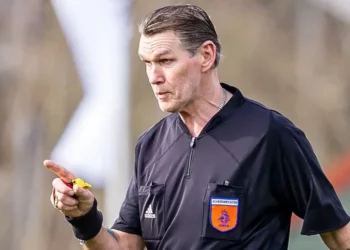 Dha tre kartonë të kuq që t’i siguronte titullin skuadrës së zemrës, përjashtohet përjetësisht nga futbolli