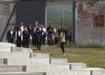 U vranë 120 të burgosur shqiptarë, përkujtohet 25-vjetori i masakrës së Dubravës