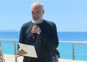 Rama batuta me himariotët: Nëse doni prona shkoni te Vangjel Tavo, për sherr keni Vagjel Dulen