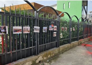 Shqipëri-Serbi kërkojnë organizimin e Europianit U-21, Tifozat Kuq e Zi protestojnë para zyrave të FSHF