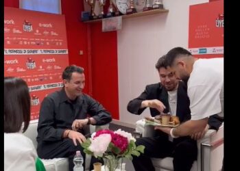 VIDEO / Noizy bëhet ‘kamarier’ në Milano, Veliaj e ‘thumbon’: Në kokën tënde…