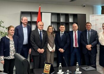 Ambasadori King-Smith takohet me Altin Dumanin i shoqëruar nga dy gjyqtarë britanikë: U diskutua bashkëpunimi gjyqësor me…!