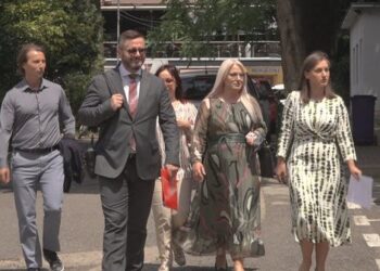 Komisioni i hetimit të koncesioneve në shëndetësi, PS vizitë në Qendrën e Sterilizimit, opozita mblidhet e vetme