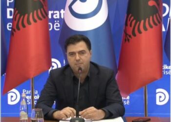 “Politikanët kryesorë të kalojnë ne veting”, Basha i përgjigjet Ramës: Ta heqim imunitetin tonë…