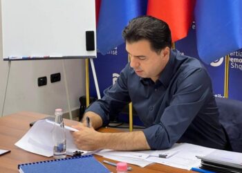 “Pasuritë kontrollohen nga një pakicë”, Basha publikon foto nga takimet për programin e PD