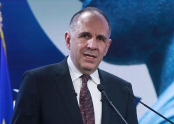 Rinisi sherri?! Presidentja e re iu referua vendit si “Maqedoni”, Greqia kërcënon: Rruga drejt BE kalon nga Marrëveshja e Prespës