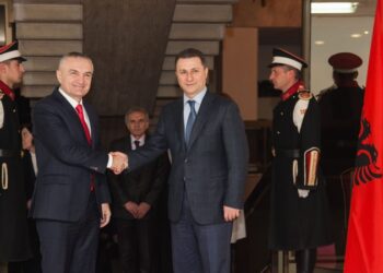 E ndihmoi Gruevskin? Meta: Po, ishte tek vila e Lalëzit, i bëri Monika mëngjesin dhe…