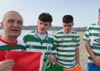 Meta vesh të rinjtë e PL me konstumin e Celtic: Shqipëria do jetë aty. Flamuri kombëtar do valëvitet në ceremoninë e dorëzimit të titullit kampion