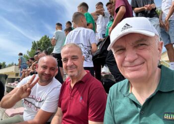 FOTO-LAJM/ Rama me diasporën në Milano, Meta shfaqet në ndeshjen e moshave në Lushnjë, luhet për U-17