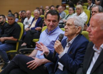 Mjeshtri Pirro Milkani falenderon Veliajn: Gjest fisnik nga Bashkia e Tiranës. Lagjja ime ka ndryshuar për mirë, si shumë lagje të tjera të kryeqytetit