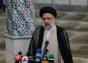 Incidenti me helikopterin ku udhëtonte presidenti, Irani mbledh Këshillin e Sigurisë Kombëtare