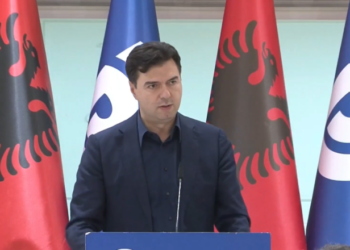 “Ia njohim kontributin kujtdo që…”, Basha ftesë të larguarve & mesazh Berishës: S’merremi më me hijet që mbeten pas…