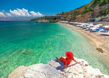 “Travel Off Path”: Shqipëria, destinacioni mesdhetar me rritjen më të shpejtë turistike në Evropë