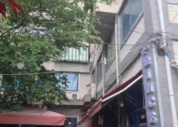 Dy ukrainaset dyshohet se ishin punonjëse seksi! Shoqja u zgjua nga gjumi dhe i gjeti të vdekura, njëra në kolltuk, tjetra në dysheme