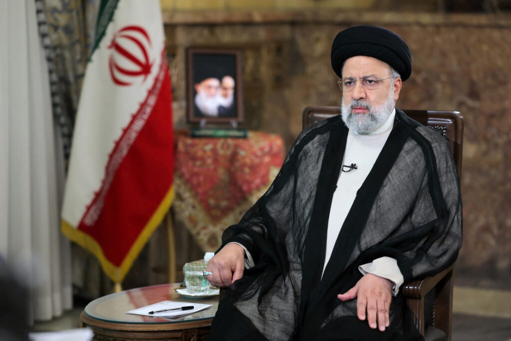 Frikë për fatin e presidentit iranian, çfarë do të ndodhë në rast se Raisi ka ndërruar jetë?