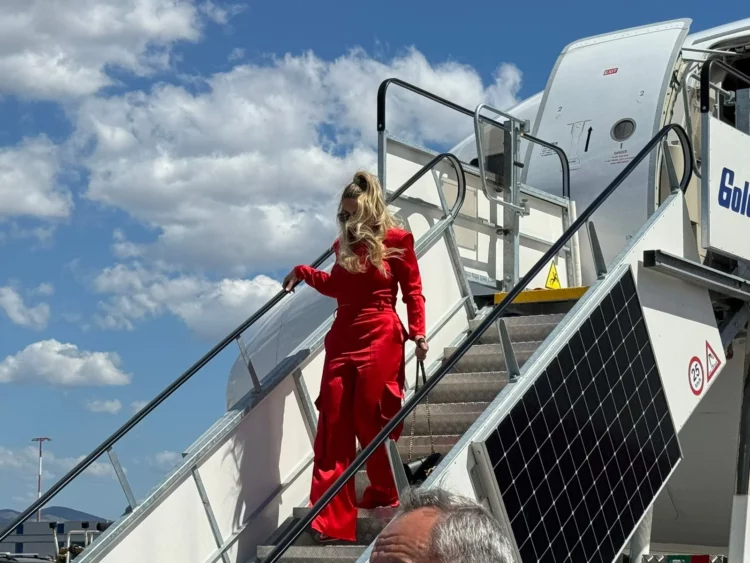FOTOT/ Rama në aeroportin e Athinës shoqërohet edhe nga ministra e artistët Noizy dhe Era Rusi