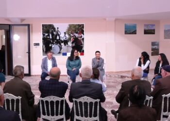 Balluku dhe Ibrahimaj prezantojnë në Dibër projektin pilot për pagesat e shpejta