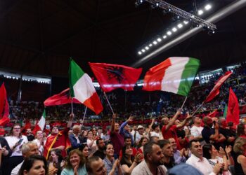 E plotë/Fjala e Kryeministrit Edi Rama me emigrantët shqiptarë në Milano