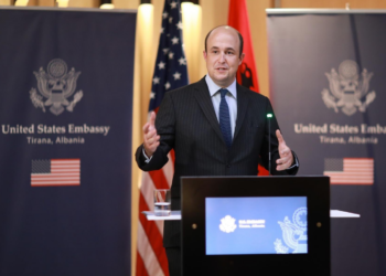 Pirgu i dosjeve në gjykata, diplomati amerikan: Çështjet e prapambetura, vonesë e drejtësisë për qytetarët