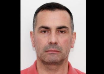 Theu masën arrest shtëpie, shpallet në kërkim vrasësi i policit