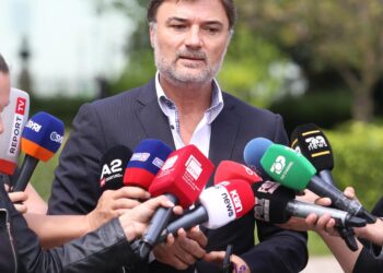 Alibeaj për votën e emigrantëve: Në Kuvend bëhet teatër. Do i drejtohemi SPAK, po shkelet Kushtetuta dhe vendimi i Kushtetueses