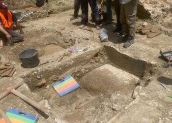 E zbukuruar me mozaikë dhe afreske: Arkeologët zbulojnë një pishinë të shekullit të parë në Durrës