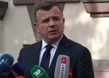 Ekzekutimi i policit në Fier, Balla, thirrje autorit të krimit: Dorëzohu! Policia ta kapë ‘një orë e më parë’