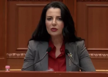 “Albcontrol s’duhet të ketë fitim”/ Balluku: Rama është lider i jashtëzakonshëm, por nuk merret me navigimin ajror