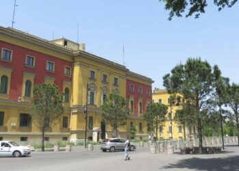 1 Qershori, dita pa makina në Tiranë,  ja si ndryshon qarkullimi i automjeteve