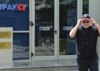 Weblajm: A do ta publikojë Baton Haxhiu “intervistën” me hetuesin në SPAK? Pas Fetëthirrjes së Prokurorit S.K