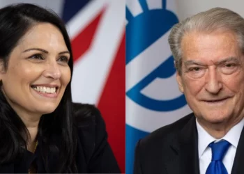 Qeveria britanike: Bashkë me Berishën “non-grata”, edhe të tjerë politikanë majtas e djathtas