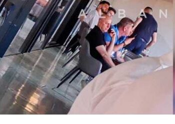 A do të jetë pjesë e Kombëtares? Armando Broja “shfaqet” në stadiumin “Air Albania”