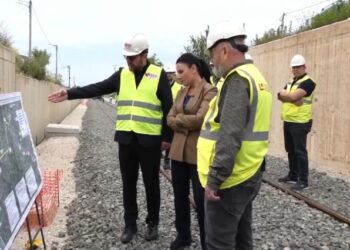 Balluku në kantierin e hekurudhës Tiranë-Durrës: Dallëndyshja e parë për rikthimin e këtij mjeti transporti