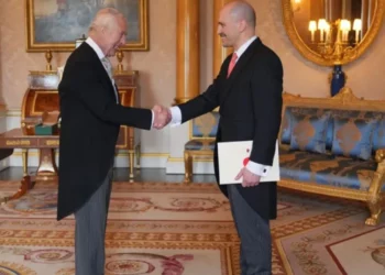 Mbreti Charles takim me ambasadorin e Shqipërisë Uran Ferizi. Zbulon çfarë u bisedua