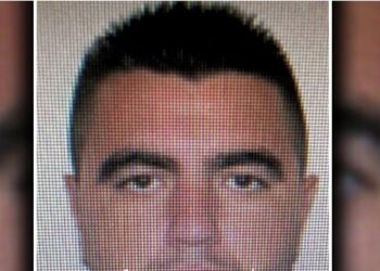 EMRI/ Merrte makina luksoze me qira dhe më pas i shiste te persona të tjerë, shpallet në kërkim 37-vjeçari