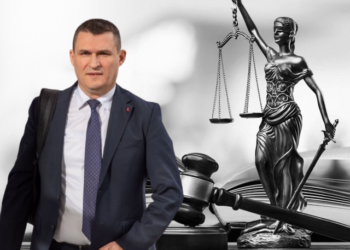 ‘Ndiq paranë’/ Babai pensionist i Ilir Metës shtëpi në Gjirin e Lalzit, e bleu me një shifër qesharake në vitin 2023