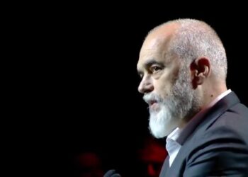 Rama i flet shqiptarisë, Berisha të pashpresëve e Meta Celltikut të Skocisë!