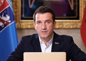 Veliaj udhëton drejt Parisit, do të pritet nga kryebashkiakja Anne Hidalgo