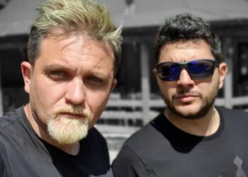 Çoi mesazh ironik / Julit nuk i del inati me Ermal Mamaqin: Është sjellë keq, i shkruajta…