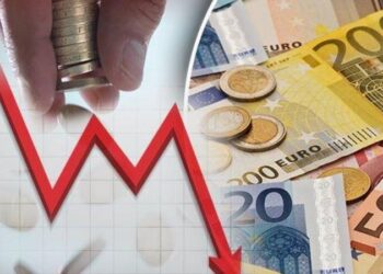 Euro bie ‘pikiatë’: Këmbehet me 100 lekë, goditja më e madhe që nga korriku i vitit të kaluar