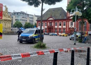 VIDEO/ Sulm terrorist në Gjermani, ekstremisti plagos me thikë disa persona. Pamjet horror u transmetuan live në Youtube