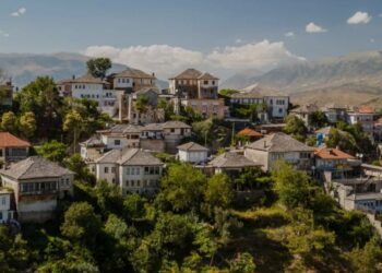 Gjirokastër, të huajt blejnë shtëpi në zonën muzeale