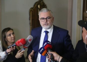 “Maskaradë paligjshmërie dhe shou”, Toni Gogu: Dëshmia e Ballës për TIMS nuk mund të vazhdonte pa certifikatë sigurie nga deputetët