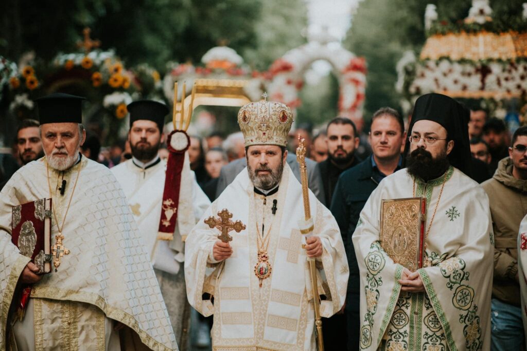 Pashka Ortodokse, Imzot Joani: Nën dritën e Ngjalljes mund të përballojmë çdo vështirësi