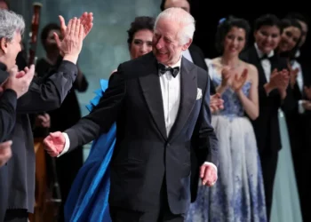 FOTO/ Sopranoja e njohur shqiptare takon Mbretin Charles, ja eventi i rëndësishëm që i bëri bashkë