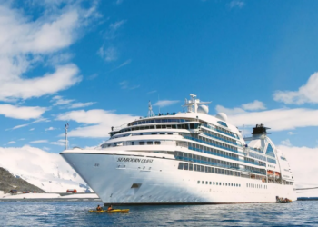 FOTO / Mbërrin për herë të parë në Shqipëri kroçera “SeabournQuest” me 500 turistë amerikanë